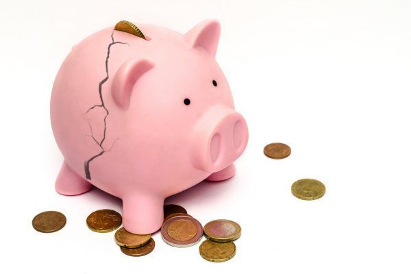 Y tú, ¿qué harás si tu banco te cobra por los depósitos?