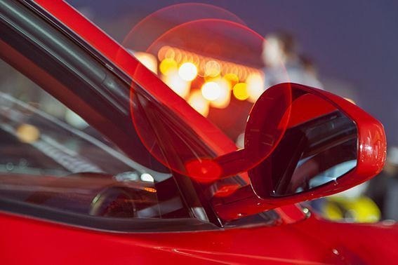 Ferrari va en cabeza y Aston Martin pelea detrás