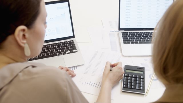 Asesor financiero vs banca privada: qué modelo conviene a tu patrimonio